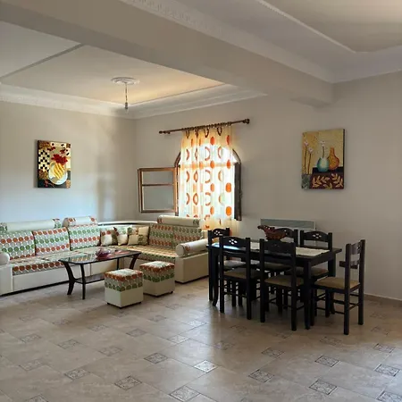 Private Detached House With Parking - Near Center Apartamento
