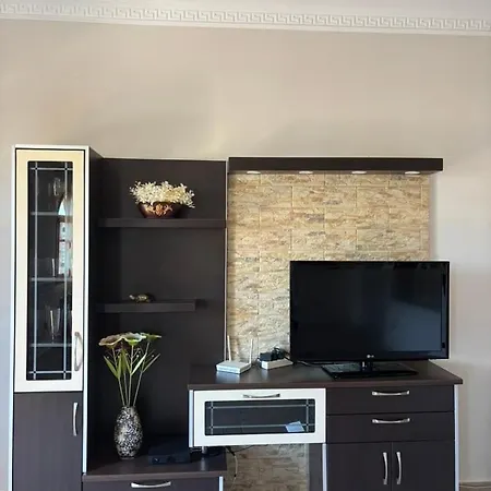 Private Detached House With Parking - Near Center Daire