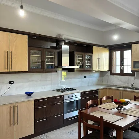Private Detached House With Parking - Near Center