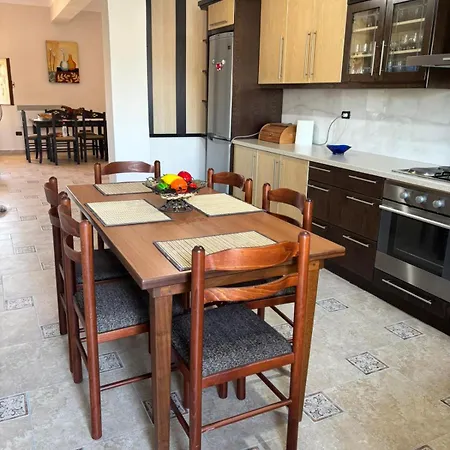 Private Detached House With Parking - Near Center