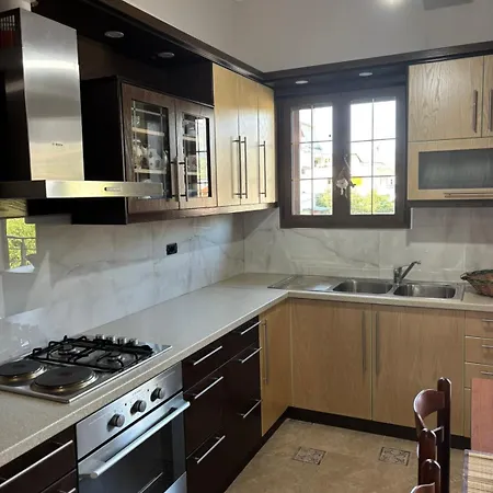 Private Detached House With Parking - Near Center * Berati