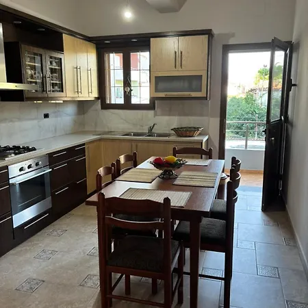 Private Detached House With Parking - Near Center * Berati