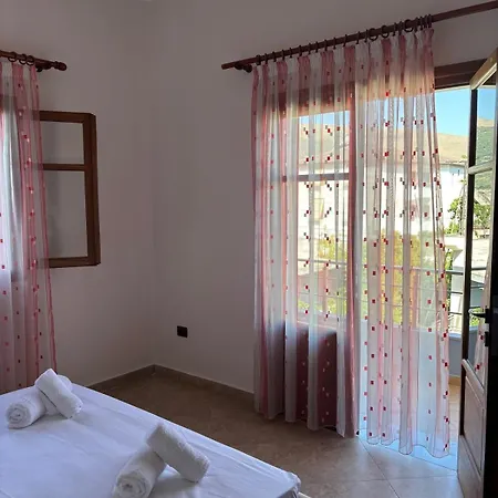 Private Detached House With Parking - Near Center Apartamento