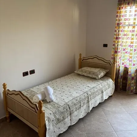 Private Detached House With Parking - Near Center