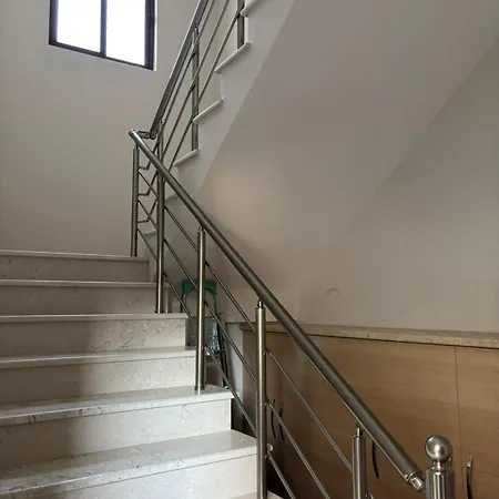 Private Detached House With Parking - Near Center Apartman